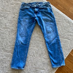 Selling these Mavi jeans in the color blue